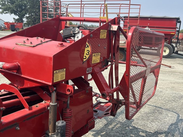 new-holland-316-image-4