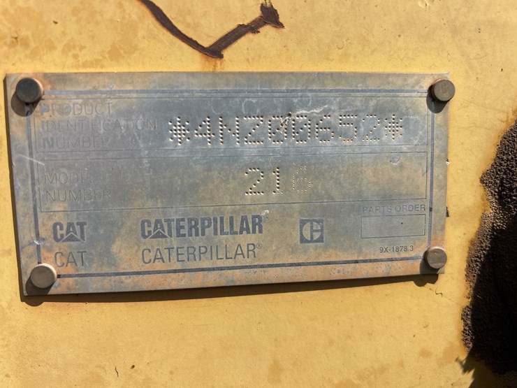 caterpillar-216-image-11