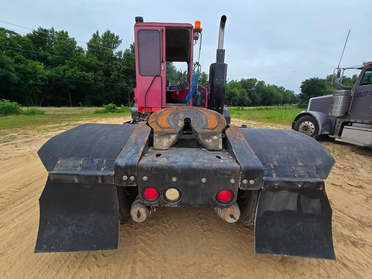 2016-ottawa-yard-spotter-truck---cummins-diesel,-allison-auto,-hydraulic-air-fifth-wheel,-33,000-...-image-7