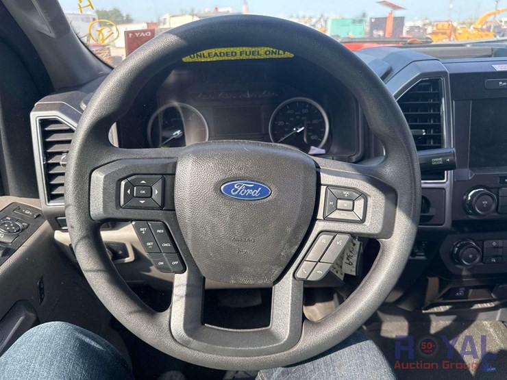 2022-ford-f550-image-14
