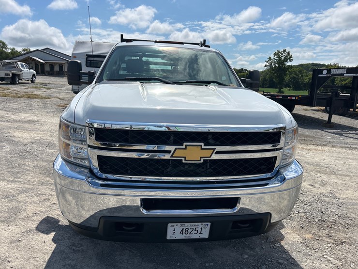 2013-chevrolet-3500-image-4