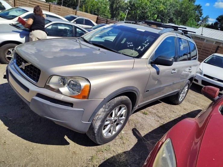 2004-volvo-xc90-image-1