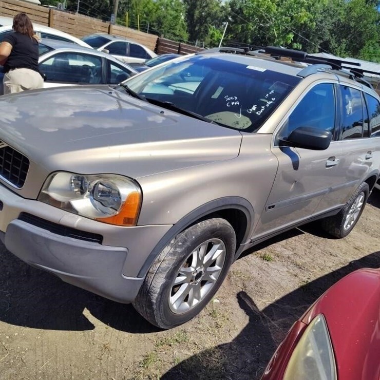 2004 VOLVO XC90
