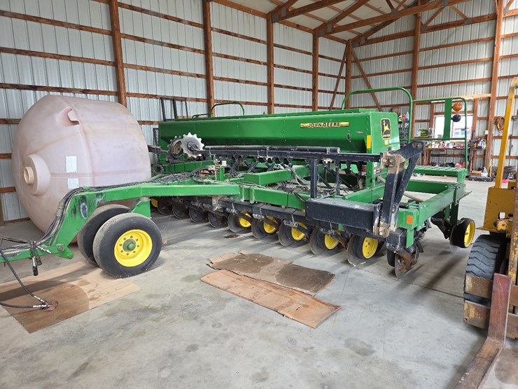 john-deere-750-image-1