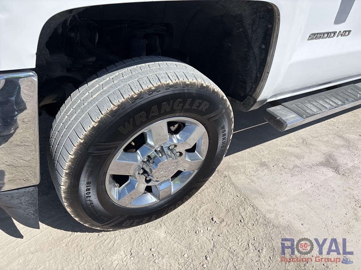 2015-chevrolet-silverado-2500-image-22