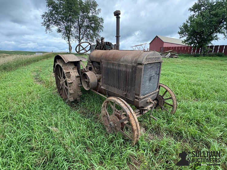 mccormick-deering-10-20-antique-tractor-image-3