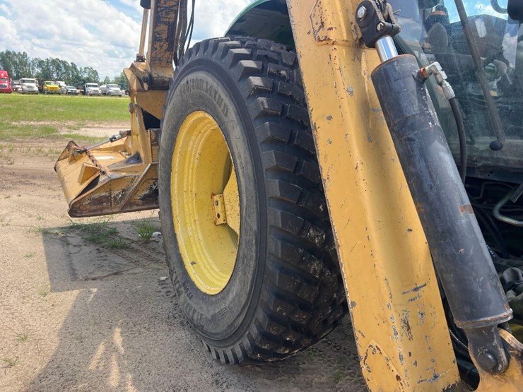 john-deere-6105d-image-24
