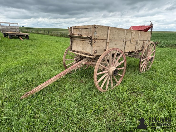 mccormick-deering-triple-box-endgate-seeder-image-1