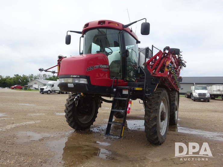 2011-case-ih-patriot-4420-image-3