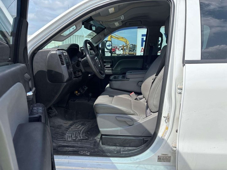2018-gmc-sierra-2500-image-7