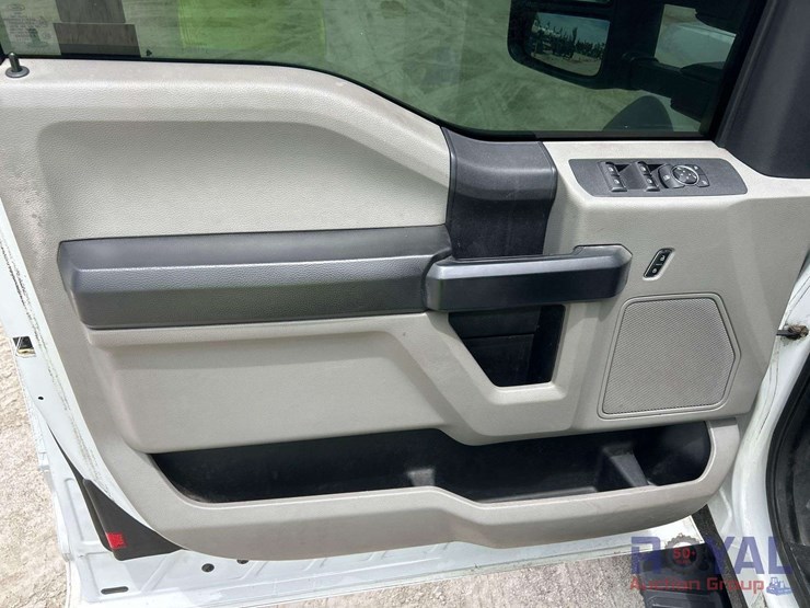 2017-ford-f550-image-14