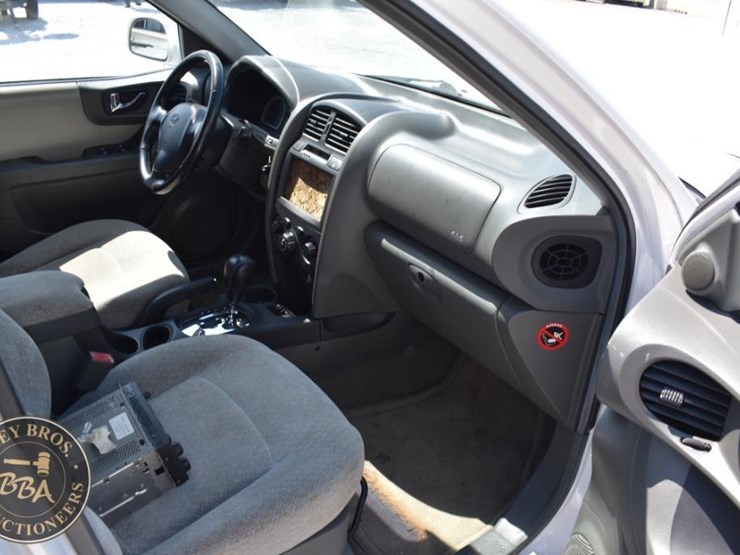 2005-hyundai-santa-fe-image-43
