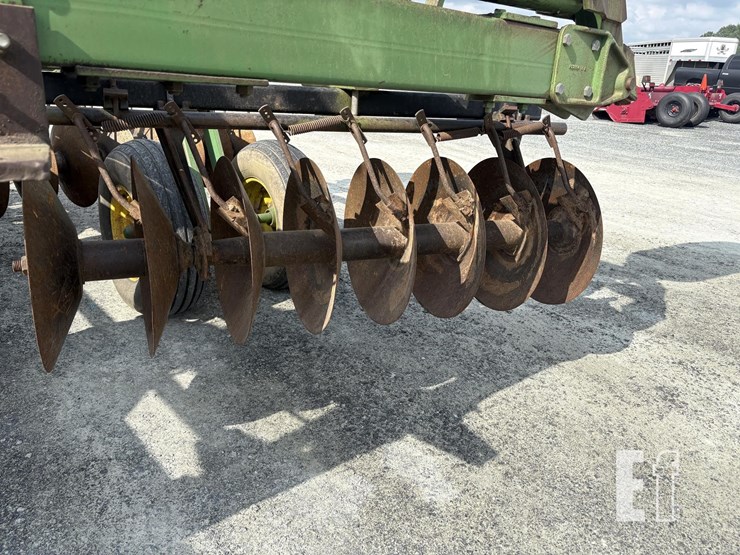 john-deere-230-image-6