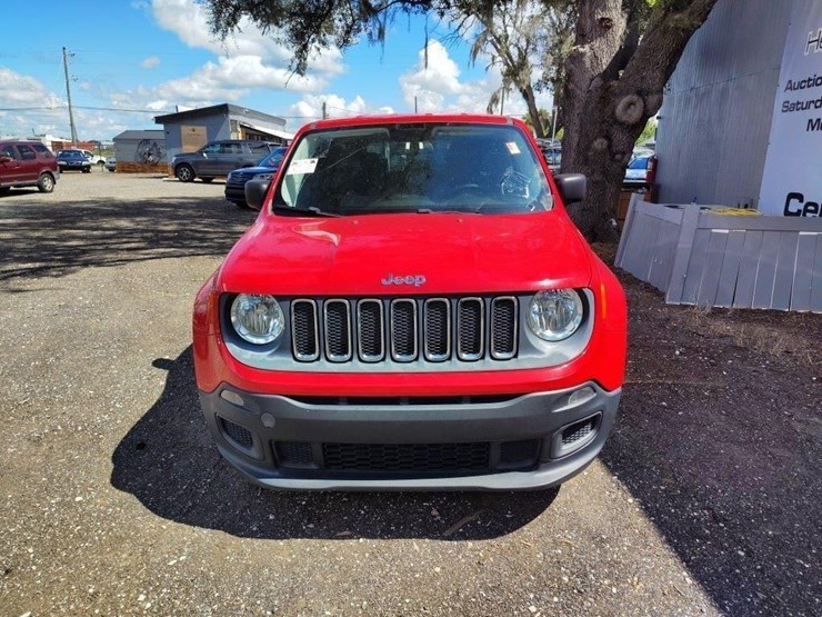 2015-jeep-renegade-image-2