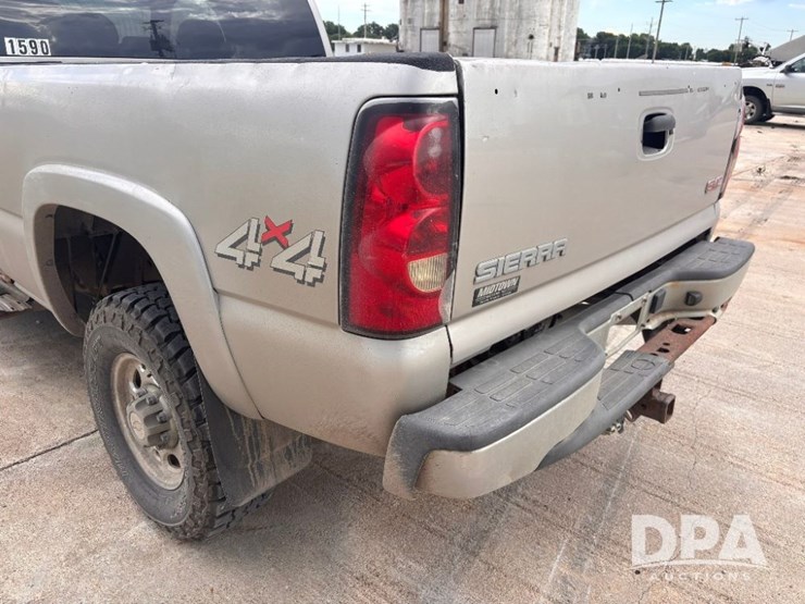 2006-chevrolet-2500hd-image-32