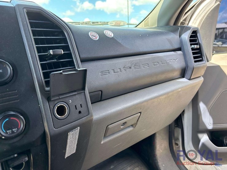 2017-ford-f550-image-19