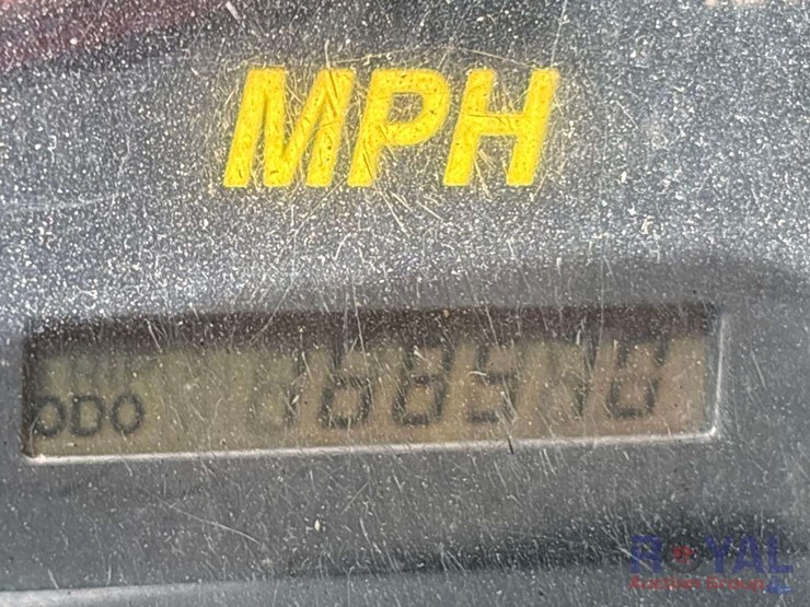 2005-isuzu-npr-image-5