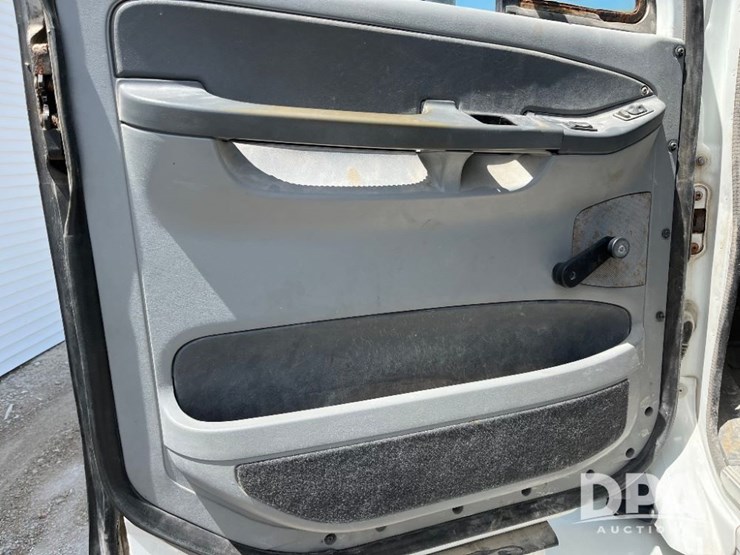 2009-freightliner-truck-(jn2397,-unit-277091)-image-46