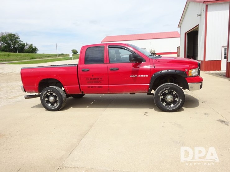 2004-dodge-ram-2500-image-32