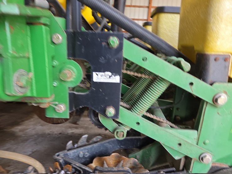 john-deere-7200-image-11