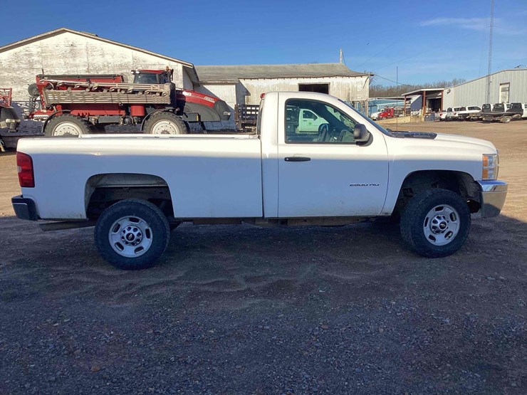 2013-chevrolet-silverado-2500-image-5