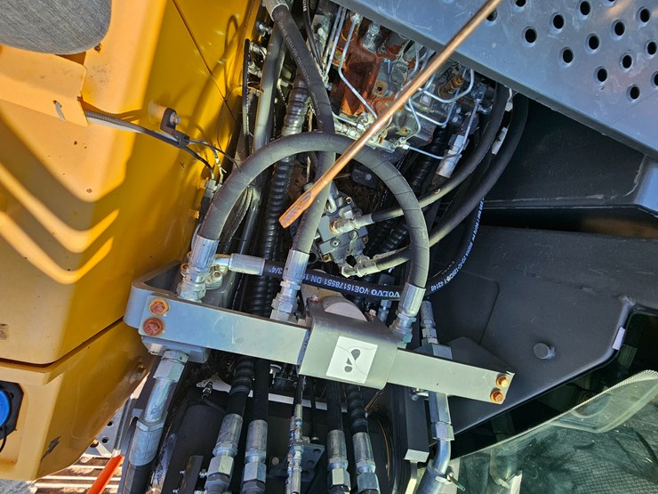 2018-volvo-ec160el-image-48