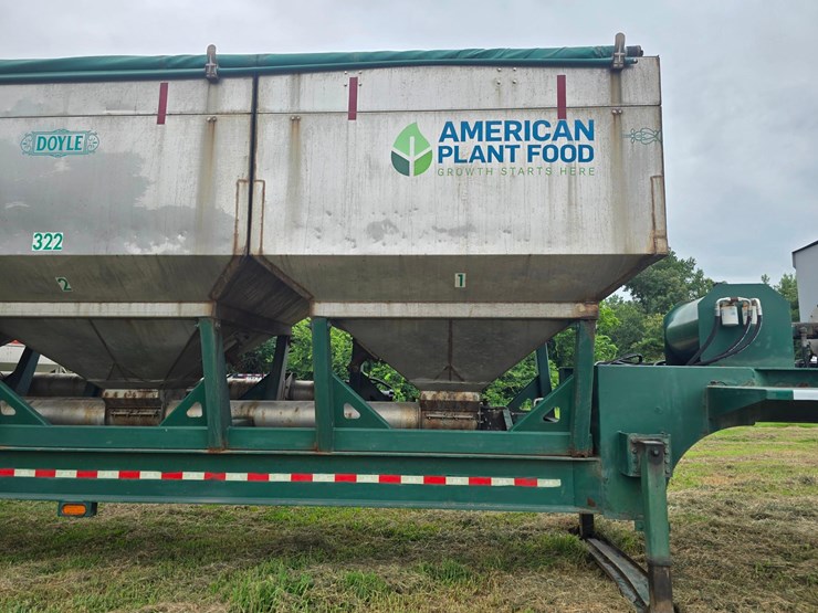 2013-doyle-dry-fertilizer-tender-trailer---kubota-diesel,-3-stainless-compartments,-side-discharge-image-27