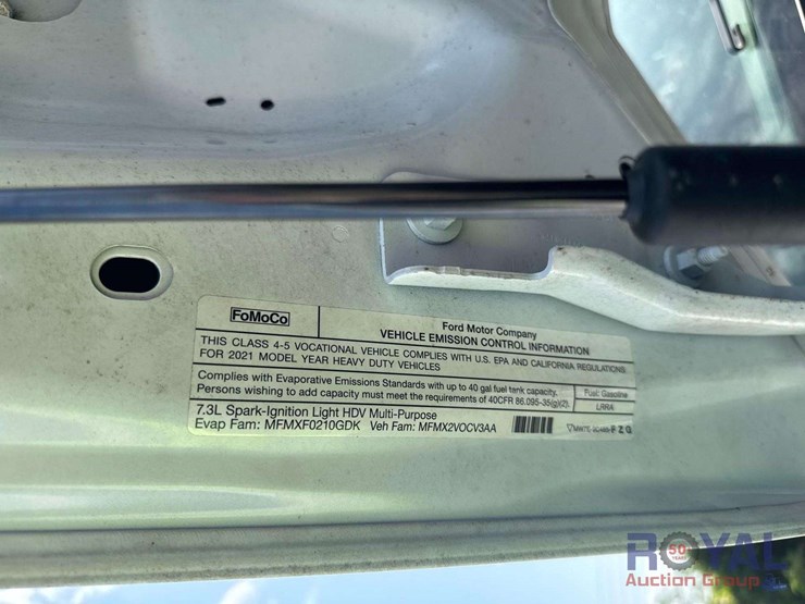 2022-ford-f550-image-10