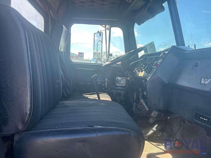 1995-western-star-4900-image-38