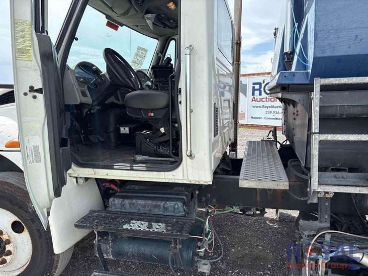 2015-international-durastar-4300-image-7