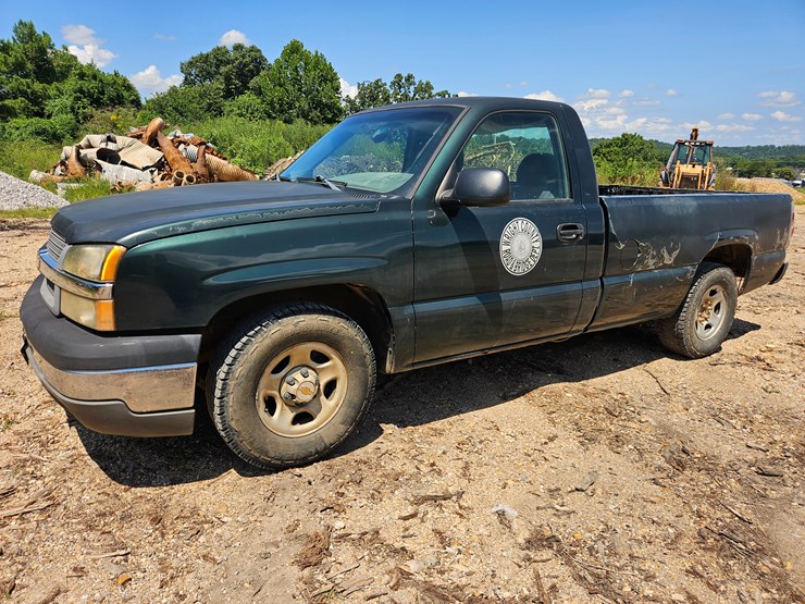 2004-chevrolet-silverado-image-3