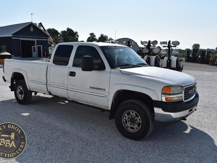 2002-gmc-sierra-2500hd-image-16