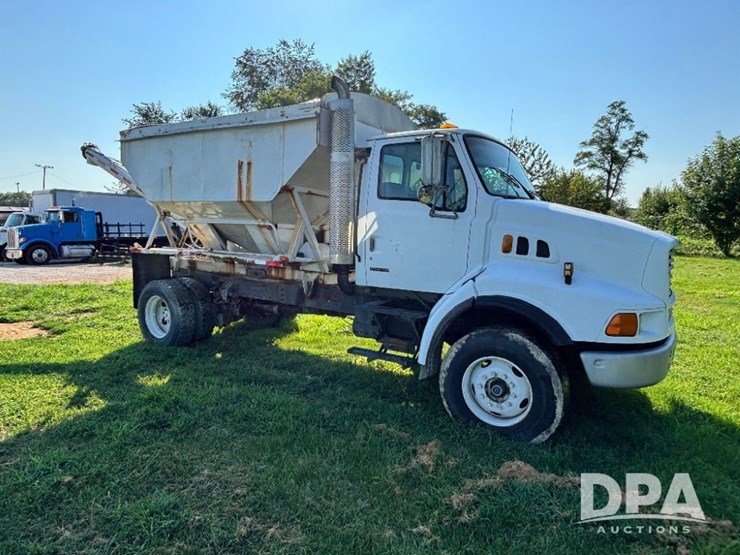 2000-sterling-dry-tender-truck-(gp11245,-unit-123831)-image-6