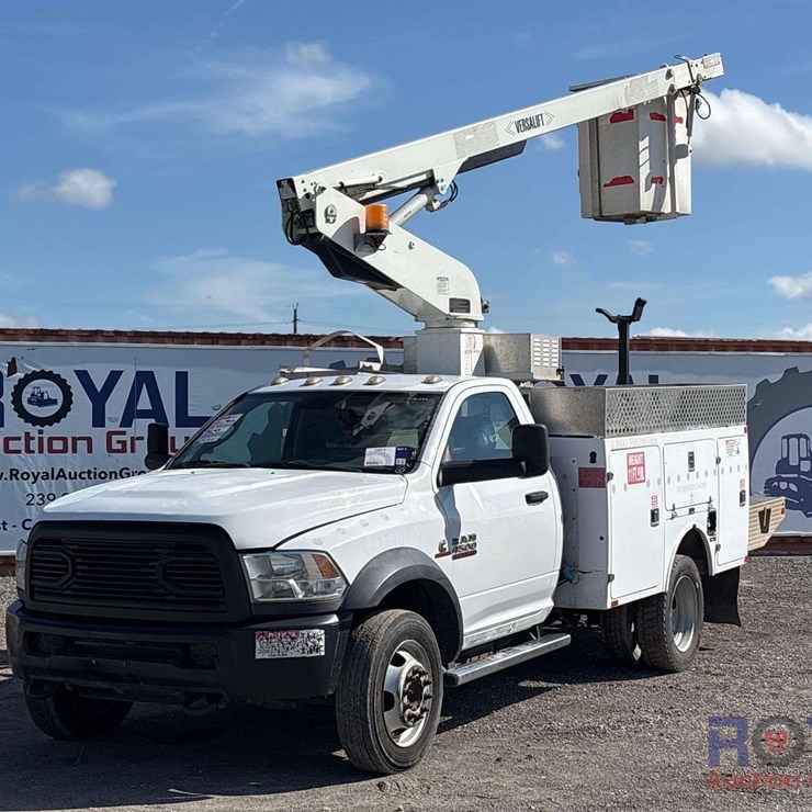 2013 Ram 4500 Versalift Bucket Truck