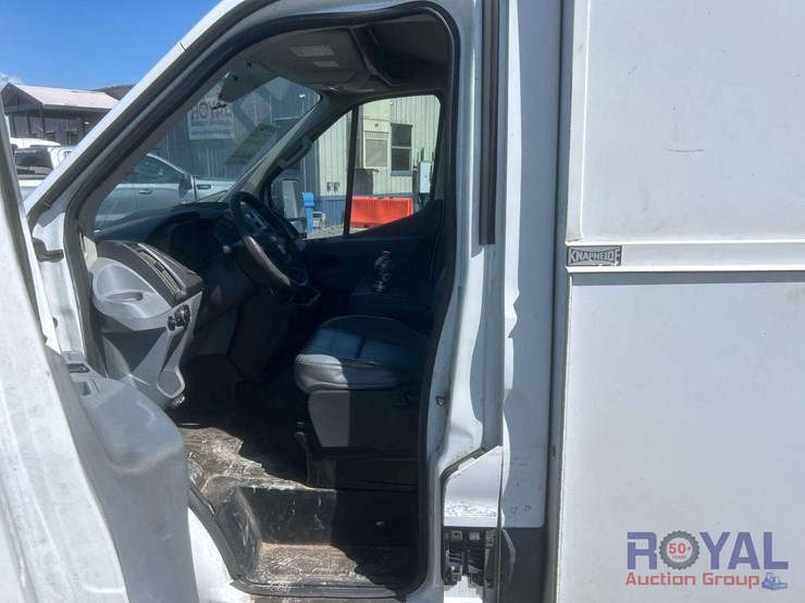 2016-ford-e350-image-11