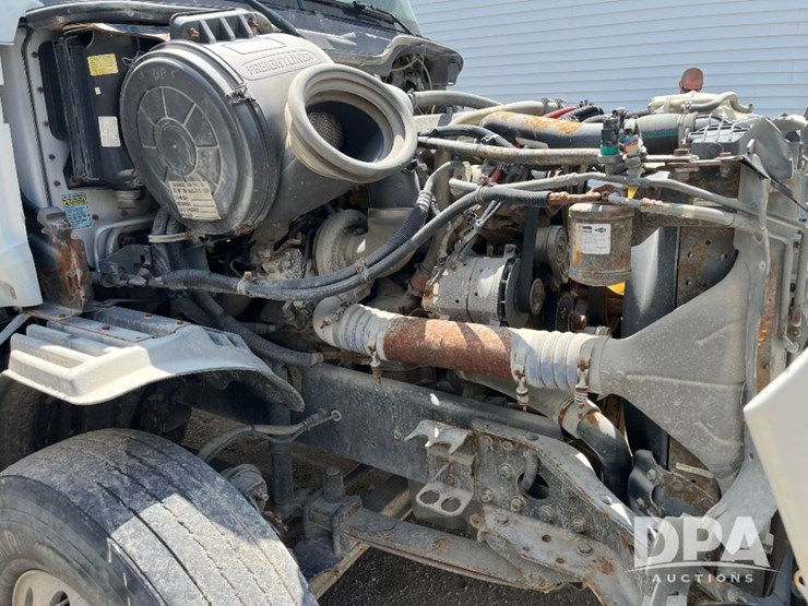 2009-freightliner-truck-(jn2397,-unit-277091)-image-73