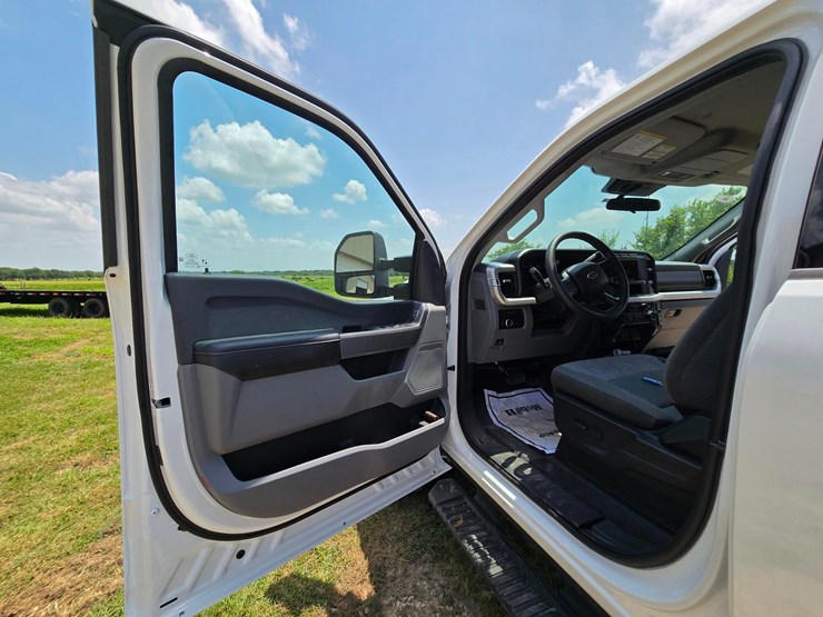 2024-ford-f350-image-31