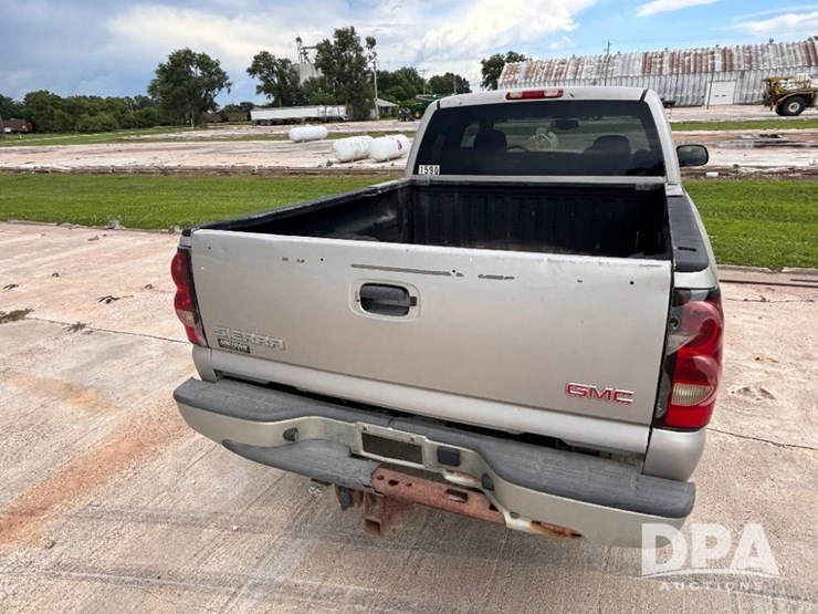 2006-chevrolet-2500hd-image-9