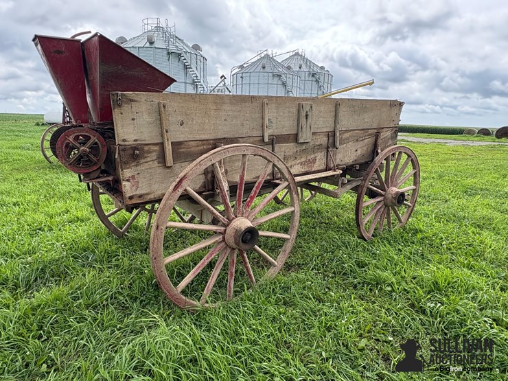 mccormick-deering-triple-box-endgate-seeder-image-5