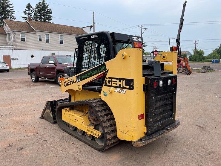 2019-gehl-135-image-7