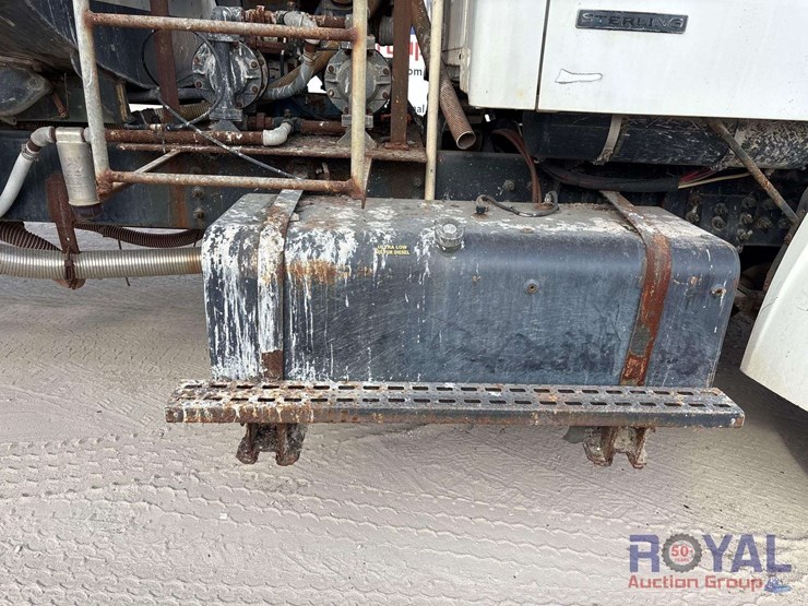 2004-sterling-l8500-image-35