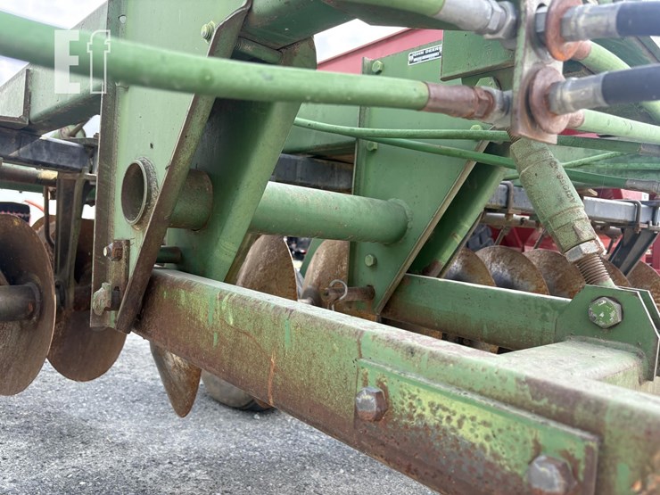 john-deere-230-image-15