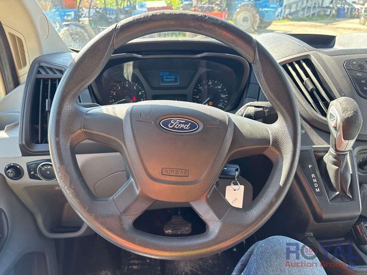 2016-ford-transit-image-13