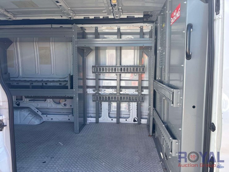 2016-ford-transit-image-24