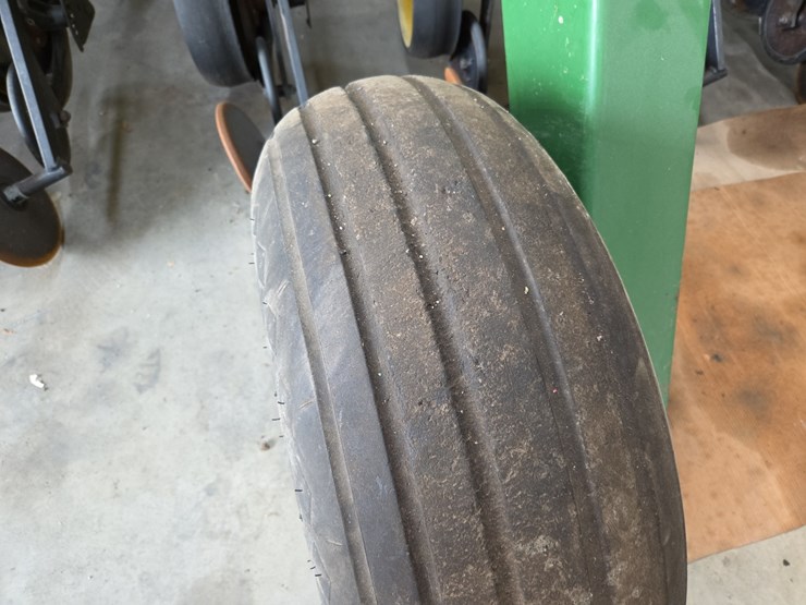 john-deere-750-image-16