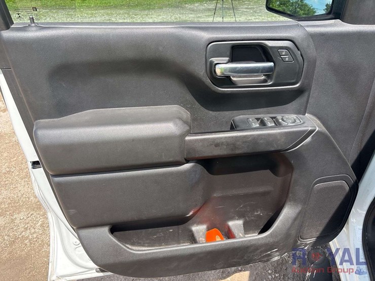 2019-chevrolet-silverado-1500-image-12