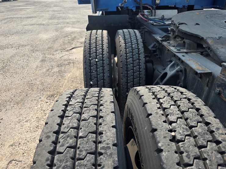 2019-peterbilt-579-image-104