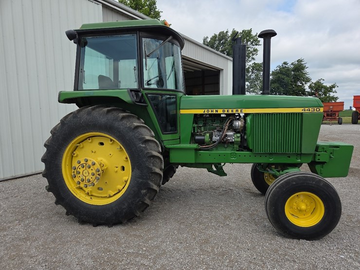 john-deere-4430-image-33