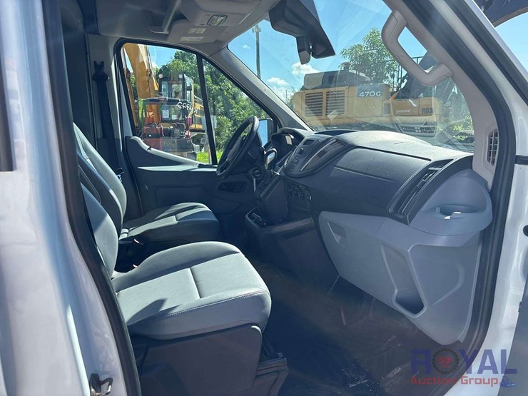 2016-ford-transit-image-26