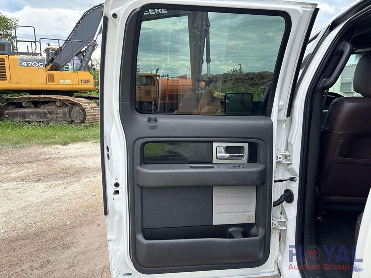 2011-ford-f150-platinum-image-16